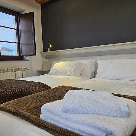 Apartamentos Rurales Lola Penarronda Castropol Exteriör bild