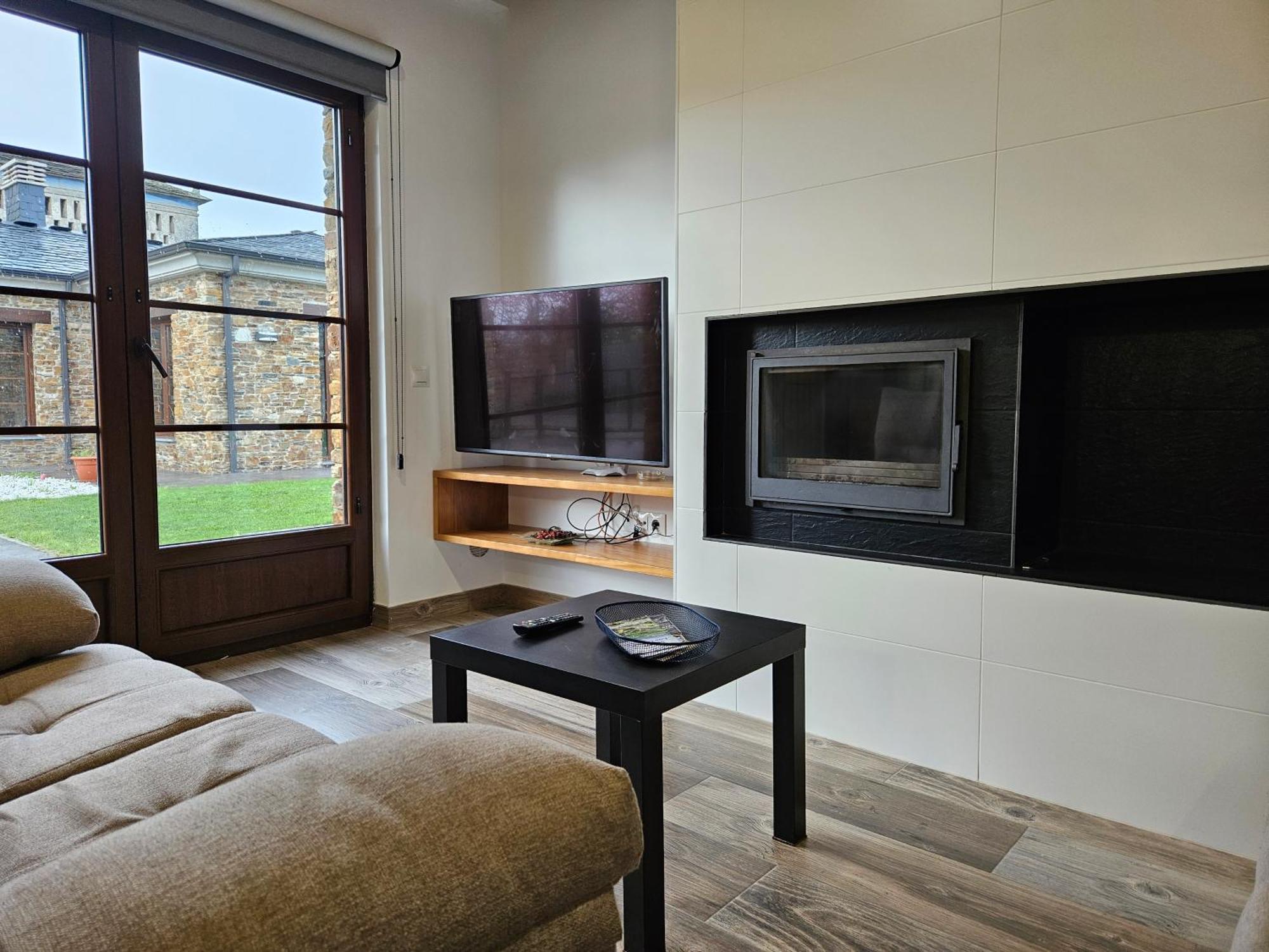 Apartamentos Rurales Lola Penarronda Castropol Exteriör bild