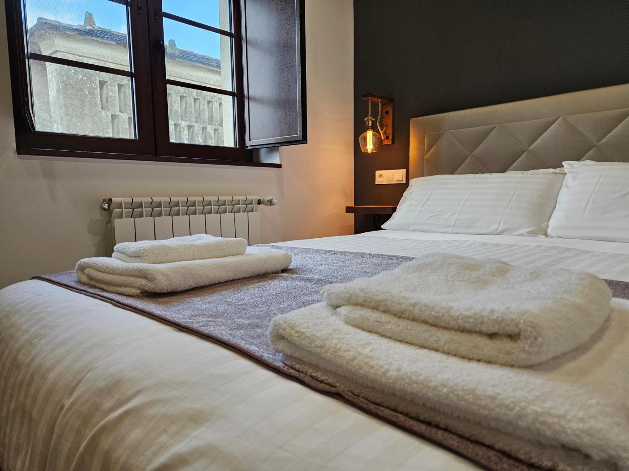 Apartamentos Rurales Lola Penarronda Castropol Exteriör bild
